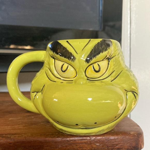 Brand NWT- 18floz- Dr Seuss Ent. The Grinch Hand Painted Ceramic Mug - Picture 12 of 15